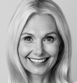 Lisa, replacement porcelain crowns patient at Ressler Dental